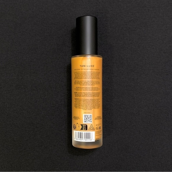 TAN LUXE The Glow — Illuminating & Hydrating Body Oil — Full Size 80 mL - Picture 3 of 3